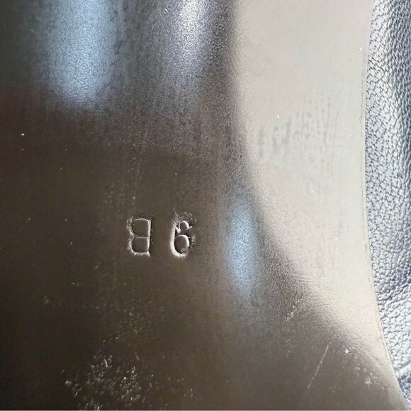 Ralph Lauren Pumps Size 9  Navy Leather Heels with Gold Accent Buckle - Picture 9 of 11